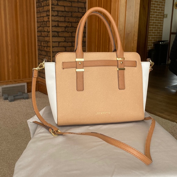 Smallish Liz Claiborne detachable cross body - Picture 1 of 9